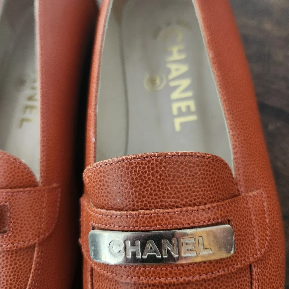 Chanel Orange Pebble Grain Leather Vintage Loafers size 36